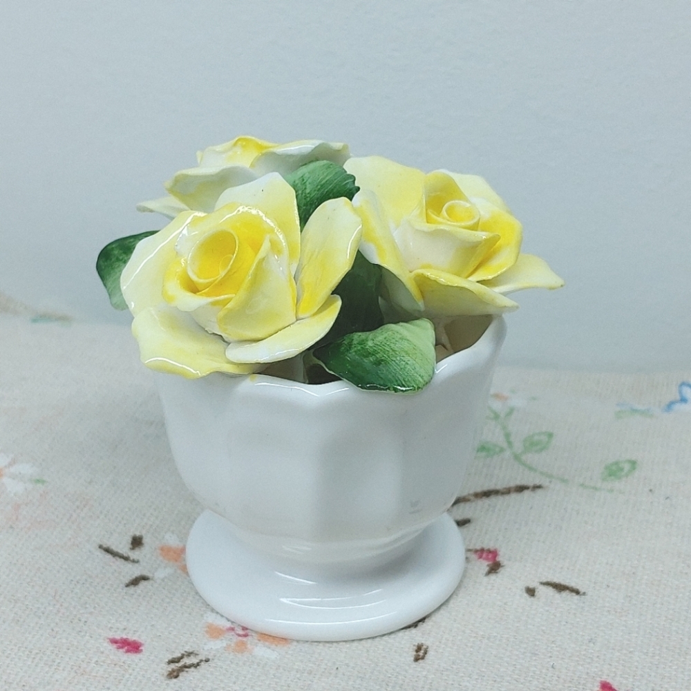 Vintage Royal Park Fine Bone China Miniature Decor Yellow Roses in White Vase